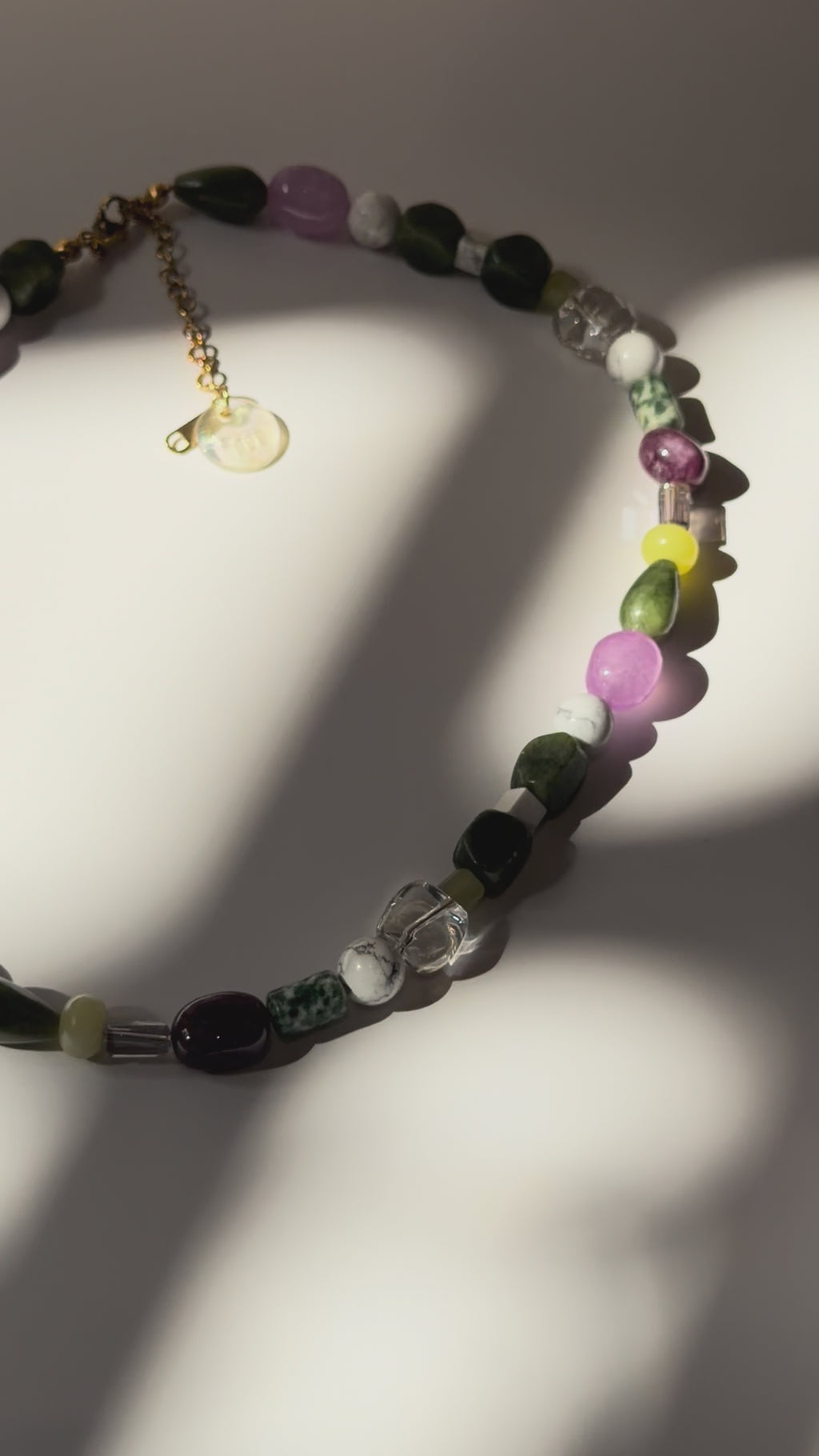 NATURAL STONES NECKLACE - ORCHID