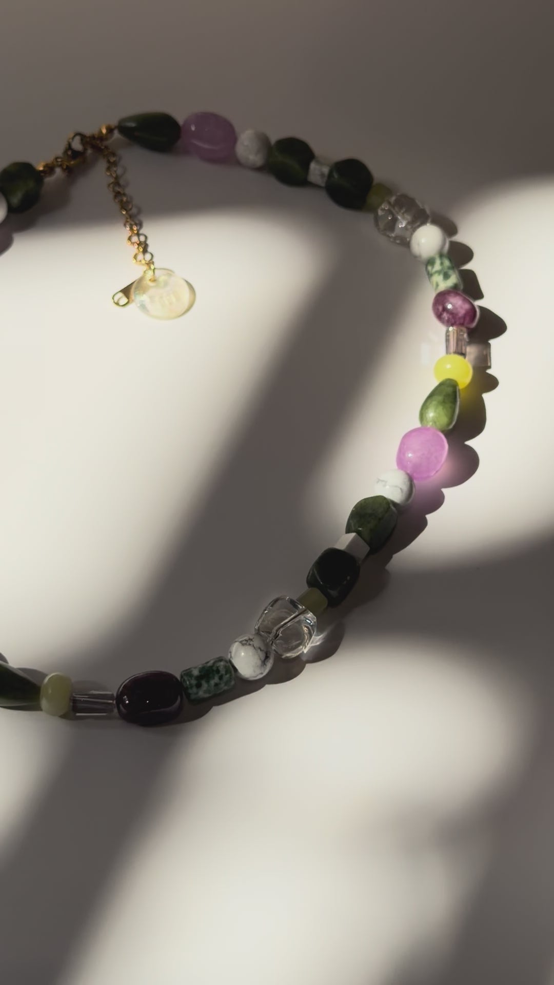 NATURAL STONES NECKLACE - ORCHID